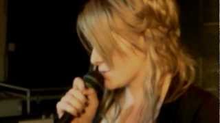 Leanne Bartlam live at 2TC 19-7-12.wmv