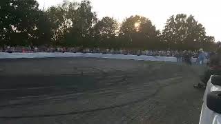 Motopiknik Kościan 2018 skok nad samochodami