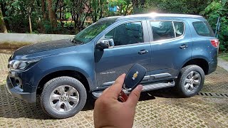 Detalhes reais externos nova Chevrolet Trailblazer cinza topázio 2022 diesel 4x4 PREMIER