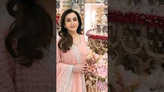 नीता अंबानी अपने बैग पर हीरे क्यों लगवाती है  Nita Ambani Luxury Lifestyle #mukeshambani #nitaambani