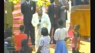 slapsgiving! Oyedepo commited violence Against Innocent woman and Children