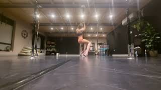 Beginner Exotic Pole flow #exoticpole #heels #dance #exoticpole