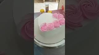 Heart shape cake decoration idea