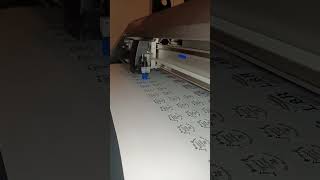 Kiss cutting stickers with graphtech plotter #howtomakesticker