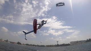 Freestyle foil kitesurf in Cuba