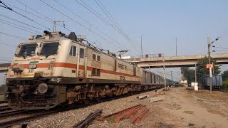 New Delhi Shatabdi Express (12014) Station Crossing In High speed | Train (12014) New Delhi Shatabdi