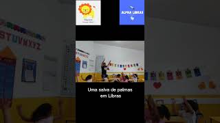 Crianças aprendem Libras na Educação Infantil