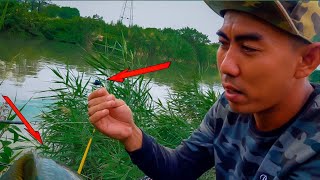 Nga Masuk Akal,,!!! Mancing ikan Besar Pakai Kaos Kaki Bau Trasi, Lihat Hasil Nya...