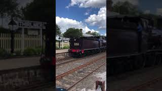 Steam locomotives 3265 and 3016