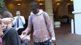 Jrue Holiday, NBA All-Star for Philadelphia 76ers, signing autographs - TopSignatures.com