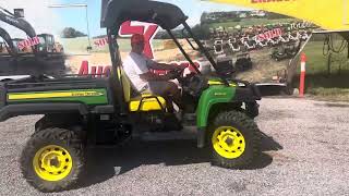 JOHN DEERE XUV 825E 4X4