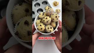 MINI CHOCOLATE CHIP MUFFINS 🧁🍫 #chocolatechipmuffins #muffinrecipe #muffins