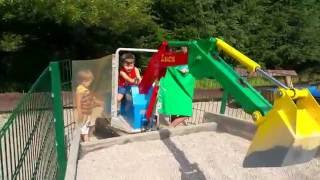 СУПЕР ЭКСКАВАТОР на детской площадке. Super excavator on the Playground.