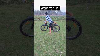 wait for it || round off || #shorts #viral #backflip #wait #round #cyclestunt #stunt