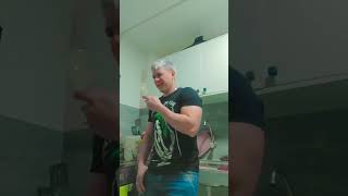 hombre blanco prueba por primera vez el pescado - #tiktok #humor