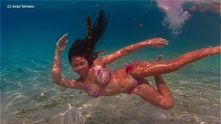 April #Underwater #Bikini Model in Malapascua