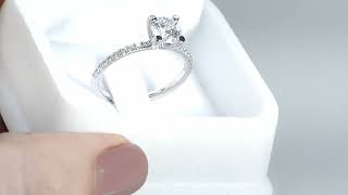 Stunning Round Cut Solitaire Diamond Engagement Ring with Side Stones! #SideStoneAccents