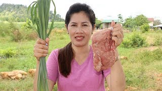 Awesome Cooking Pork With onions lemon grass  -  Cook Pork Recipes -  Village Food Factory