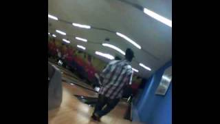 Lmfao Myles,Hallie,Selena & courtney going bowling