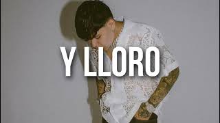 (LETRA) ¨Y LLORO¨ - JUNIOR H (Lyric Video)