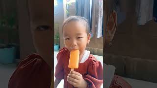 NUHA MAKAN ESKRIM