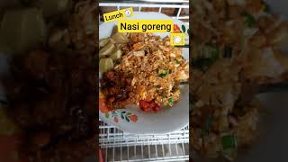 lunch time dengan nasi goreng buatan mama paling the best