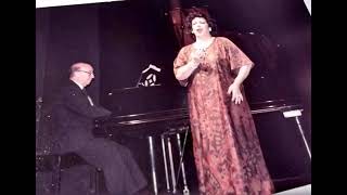 una pena y un cariño, Soprano Nora López.