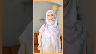 Style Hijab Segiempat Motif Simpel dan Elegan