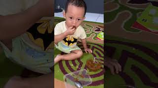 Bayi ngabisin abon setoples #bayimakan #videobayipintar #bayiviral #videobayilucu #babyeatingfood