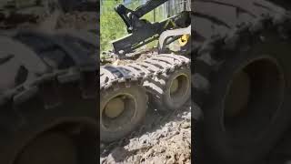 John Deere в гусеницах BST