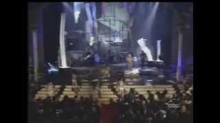 Britney Spears - Stronger (Live @ AMA 2001)