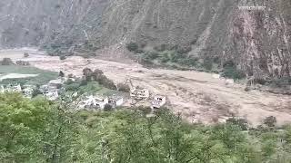 A whole Tibetan village washed away by flooding and mudslides 17 Jun 2020 丹巴藏區整個村莊被洪水和泥石流沖走 チベット洪水