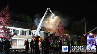 Uitslaande brand op bovenverdieping van woning in Wolvega