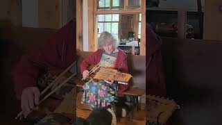 Playing the nickelharp