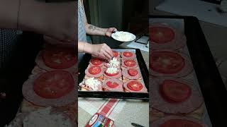 How to Make Mini Pizzas😋#shortvideo #subscribe #food #shorts #short #pizza #cooking #recipe #yummy