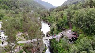 Die Rauma am Trollveggen und der Slettafossen in Norwegen  ( Norge Norway ) - Drohne DJI Mavic Air