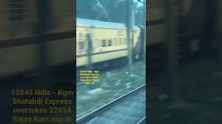 12040 Ndls - Kgm Shatabdi Express overtakes 22454 Rajya Rani express at Hapur junction.