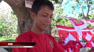 JELANG HUT RI, PENJUAL BENDERA DADAKAN RAMAI PEMBELI