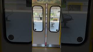 JR West Osaka Higashi Line Doors Closing at Shin-Osaka Station