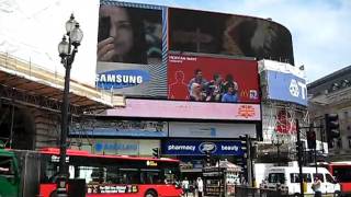 LONDON PICCADILLY CIRCUS ADS