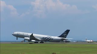 Pesawat Sky Team Garuda Group Take Off I Gusti Ngurah Rai