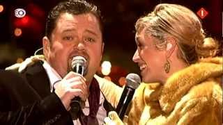 Do & Frans Duijts - Amazing grace - Kerstfeest op de Dam 21-12-12 HD