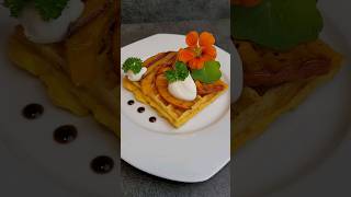 Kartoffelwaffel mit gegrilltem Kürbis, herzhafte Waffel,schön angerichtet, der perfekte Teller #food