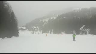 Esquiando en Dolomitas (Italia)