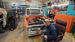 Walk around before I start to tearing down the 1970 Chevy C10 SHORT bed truck. "PART 1"