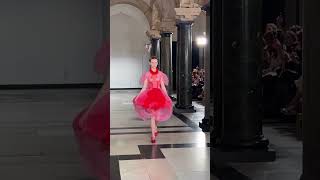 Simone Rocha's Goth-Babydoll Magic at London Fashion Week SS25 🌹✨