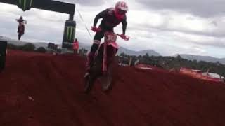 Brutal caída de Henry Jacobi en la segunda manga del mundial de MX2 en Red Sand.