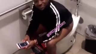 Davido Captured While Shitting