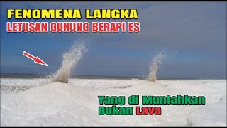 Fenomena Gunung Berapi Es Meletus di Pantai Danau Michigan !!