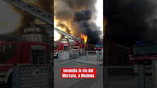 🔴🔴🔴Incendio in via del Mercato, a Modena 🔴🔴🔴